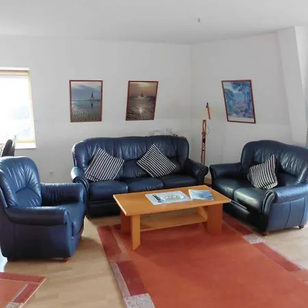 Trafalgar Apartment *
